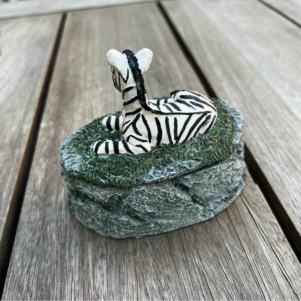 Vintage 1993 Figi Graphics Zebra Ceramic Trinket or Jewelry Box